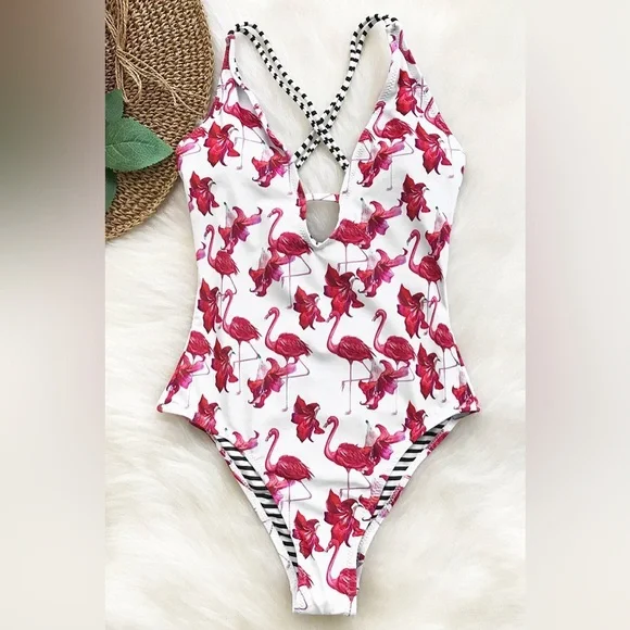 Cupshe flaming & flowers Free To Fly Print One-piece Swimsuit white pink L NWT - Picture 8 of 12